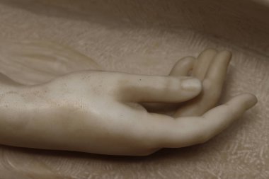 Bir heykelin ayrıntıları