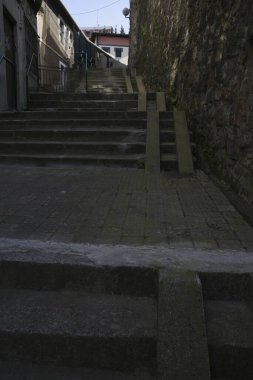 Şehir ortamında merdivenler