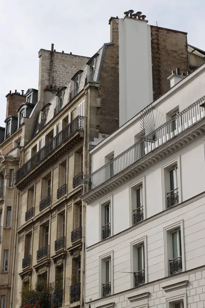 Paris şehrinin mimarisi.