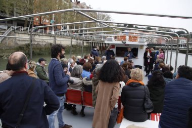Bilbao 'ya tekneyle turistik ziyaret