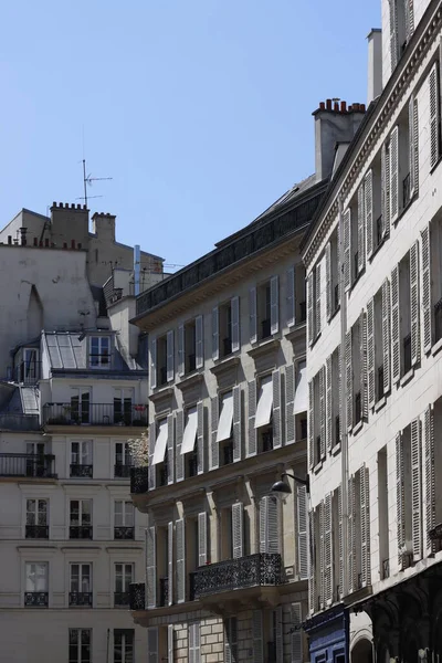 Paris şehrinin mimarisi.