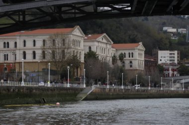 Bilbao nehrinin manzarası