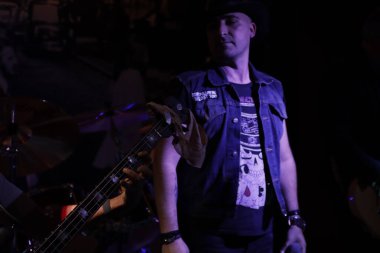 Rick konseri sahnede