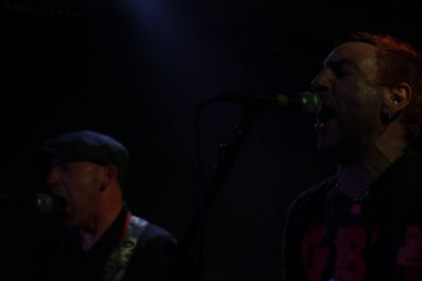 Konser sırasında rock grubu