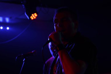 Konser sırasında rock grubu