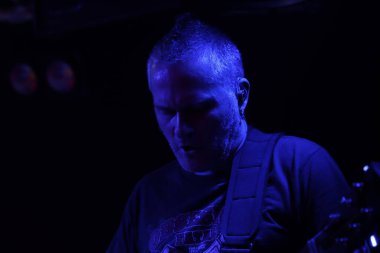 Konser sırasında rock grubu