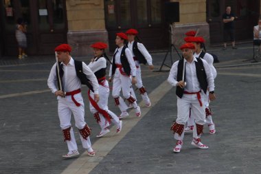 Bask halk sokak festivali