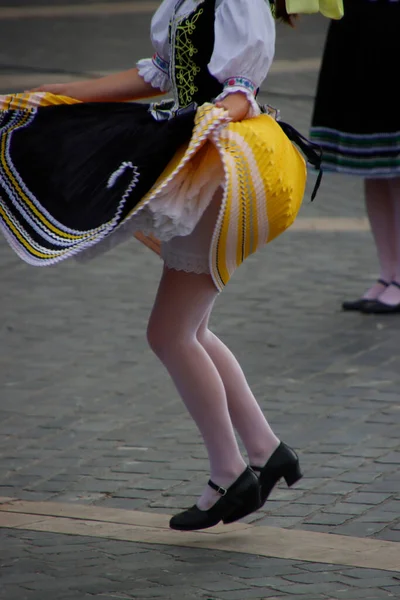 Bailarina Folclórica Eslovaca Durante Una Actuación —  Fotos de Stock
