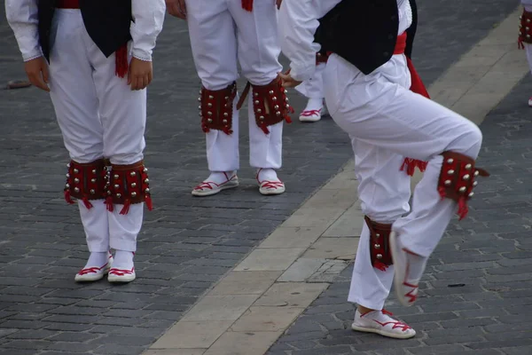 Basque Folk Dance Street — Stockfoto