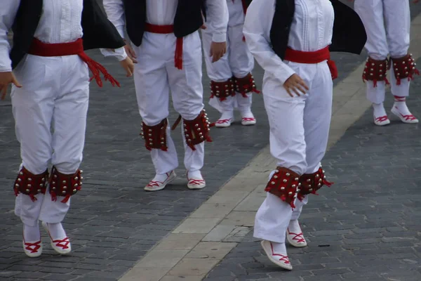 Basque Folk Dance Street — Zdjęcie stockowe