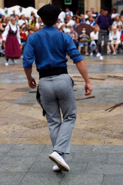 Bask halk dansı festivali