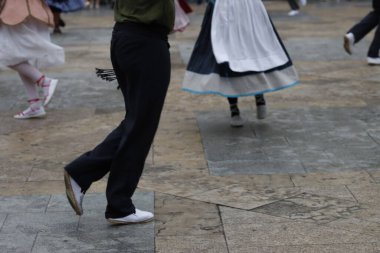 Bask halk dansı festivali