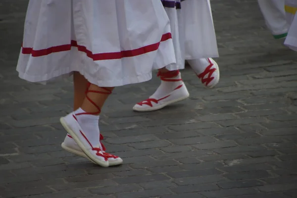 Baskijska Tancerka Ludowa Festiwalu Ulicznym — Zdjęcie stockowe