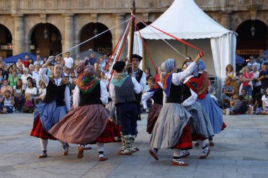 Bask halk dansı festivali