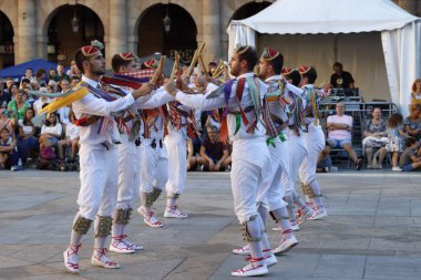 Bask halk dansı festivali