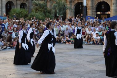 Bask halk dansı festivali