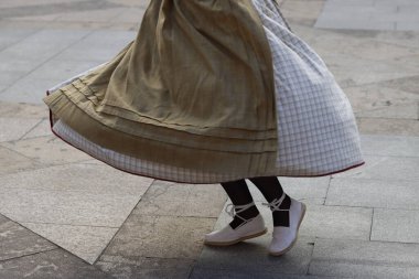 Bask halk dansları açık hava gösterisi