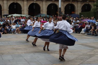 Bask halk dansı festivali