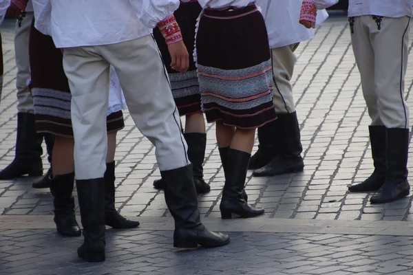 野外フェスティバルでスロバキア舞踊 — ストック写真