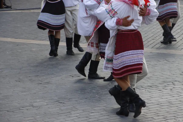 野外フェスティバルでスロバキア舞踊 — ストック写真
