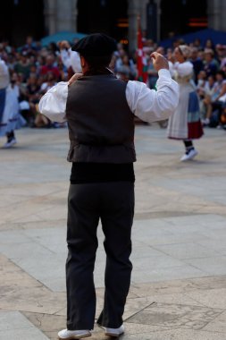 Bask halk dansı festivali