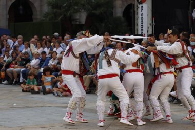 Bask halk dansı sergisi