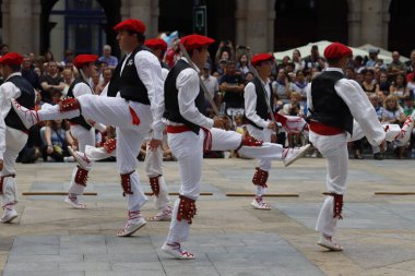 Bask halk dansı sergisi