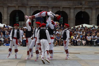 Bask halk dansı sergisi