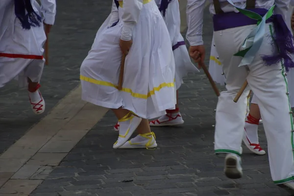 Sokakta Bask Halk Dansları Sergisi — Stok fotoğraf