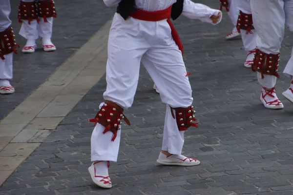 Sokakta Bask Halk Dansları Sergisi — Stok fotoğraf