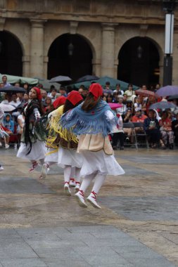 Bask halk dansı sergisi