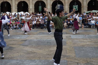 Bask halk dansı sergisi
