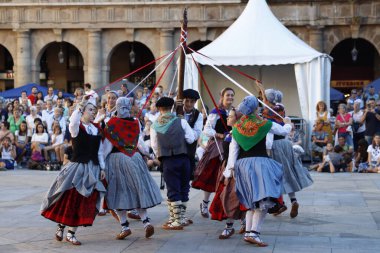 Bask halk dansı festivali
