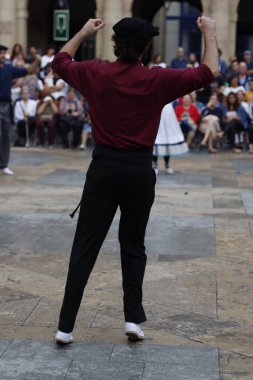 Bask halk dansı festivali