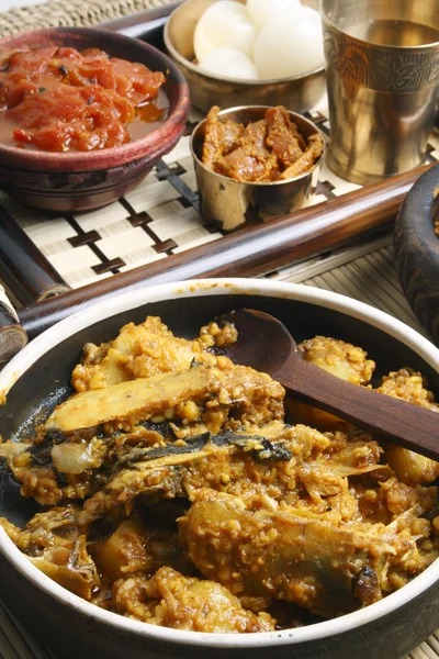 Assam muri ghonto assam bir tavuk yemek olduğunu — Stok fotoğraf