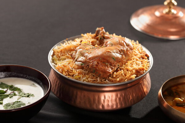 Hyderabadi Biryani - популярный цыпленок или баранина на основе Biryani
