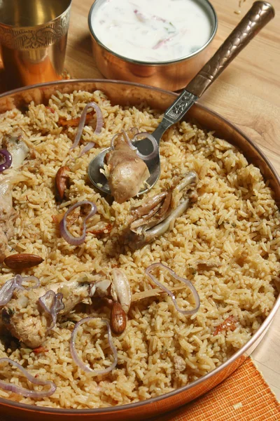 Ahmedi Biryani - Un plato indio que contiene carne, pescado o verduras —  Fotos de Stock