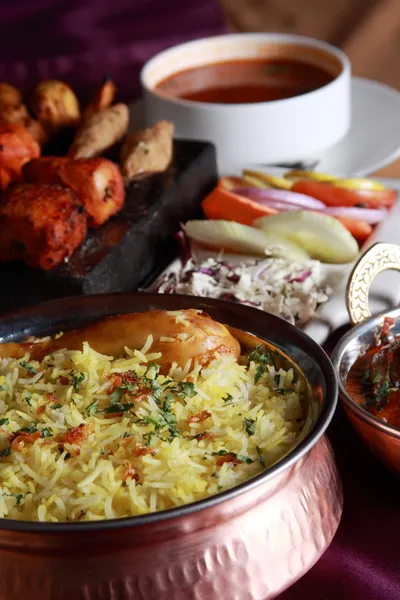Hyderabadi biryani - popüler tavuk veya koyun eti dayalı biryani