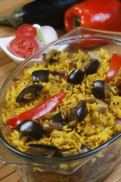 Berinjela Biryani - Um alimento indiano feito de arroz e brinjal — Fotografia de Stock