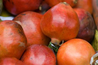 Nar meyve ahır Türkiye karayolu üzerinde.