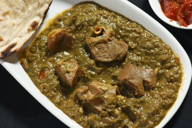 Kuzey Hint olmayan sebze tabağı mı saag koyun eti