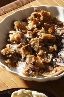 kutti - püresi roti(bread) şeker ve tereyağı ile