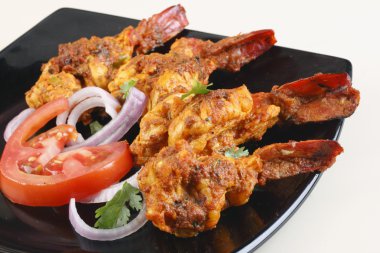Tawa karides - bile delip ve taw üzerinde pişmiş karides goan çanak yapılmış