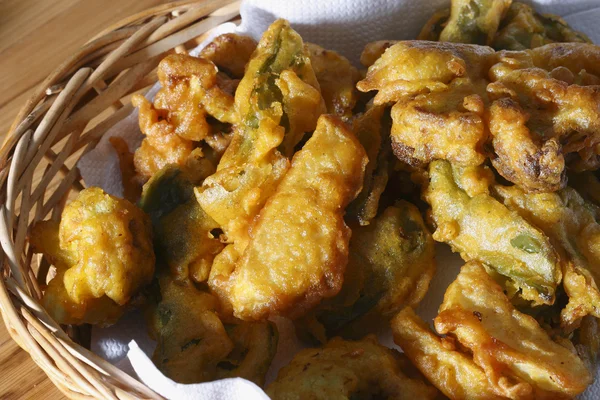 Vegetable Fritters - a snack made from cut vegetables and gram flour — Stock Photo, Image