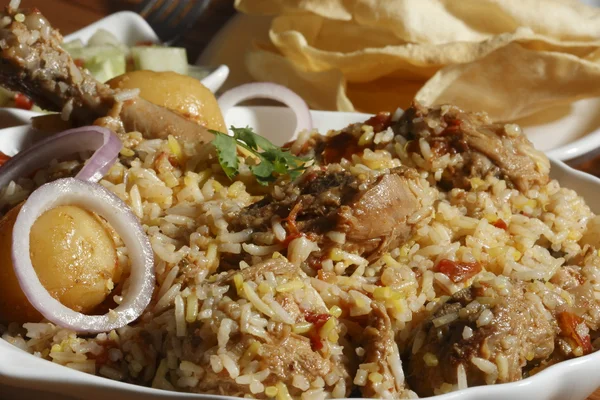 Sindhi biryani - olmayan sebze tabağı sindhi mutfağı