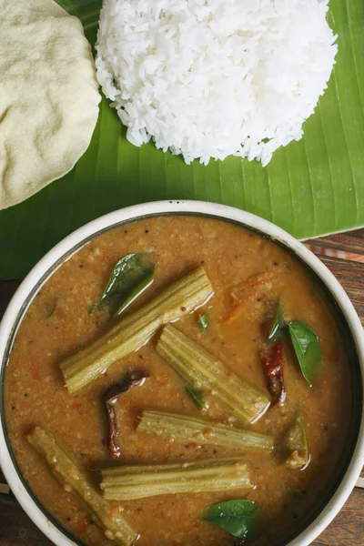 Drumstick Sambar - Una zuppa di lenticchie dal Tamil Nadu . — Foto Stock