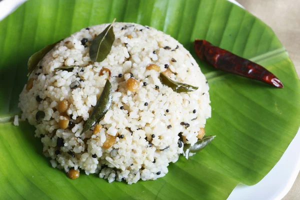 pirinç upma tamilnadu itibaren lezzetli yemeğidir.