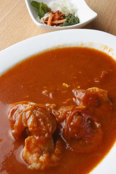 Caril de Tomato - Curry mit Tomaten und Garnelen — Stockfoto