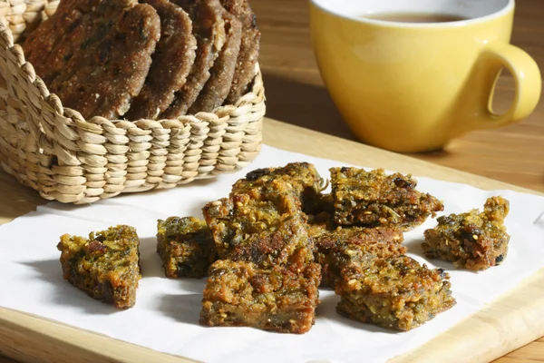 Kothimbir Vadi -  is a starter snack extremely popular among maharashtra — Stock Photo, Image