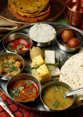 Gucerat dili thali